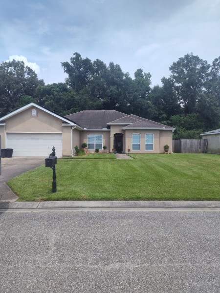 Mowing in Baton Rouge, LA (1)
