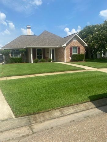 Lawn care in Prairieville, LA by Cangelosi Lawns LLC.
